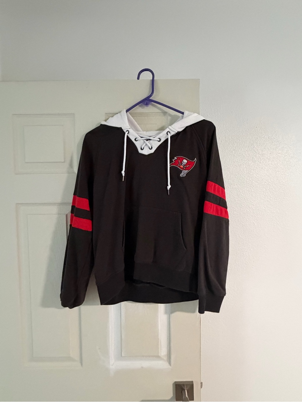 Tampa Bay Buccaneers Women's Black & Red Lace-Up Hoodie